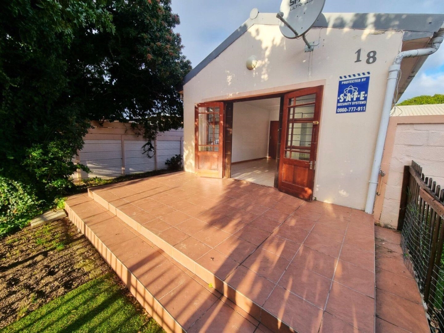 3 Bedroom Property for Sale in Sandbaai Western Cape